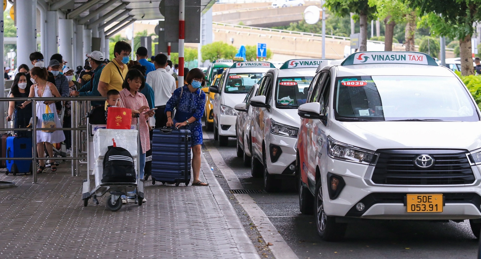 Dịch vụ taxi sân bay Cam Ranh đi Nha Trang, Mũi Né, Phan Rang