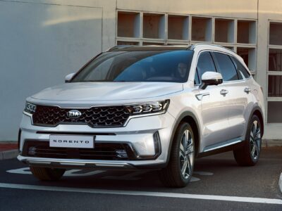Cho thuê xe dẫn họ 7 chỗ Kia carens