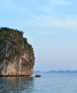 ✅ Tour Ninh Thuận 2 ngày 1 đêm khám phá Hang Rái, vịnh Vĩnh Hy, tháp Po Klong Garai và vườn nho.