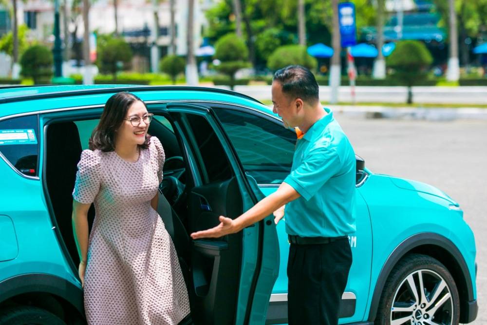 So sánh taxi và xe khách Cam Ranh – Vĩnh Hy về thời gian, chi phí, sự tiện lợi