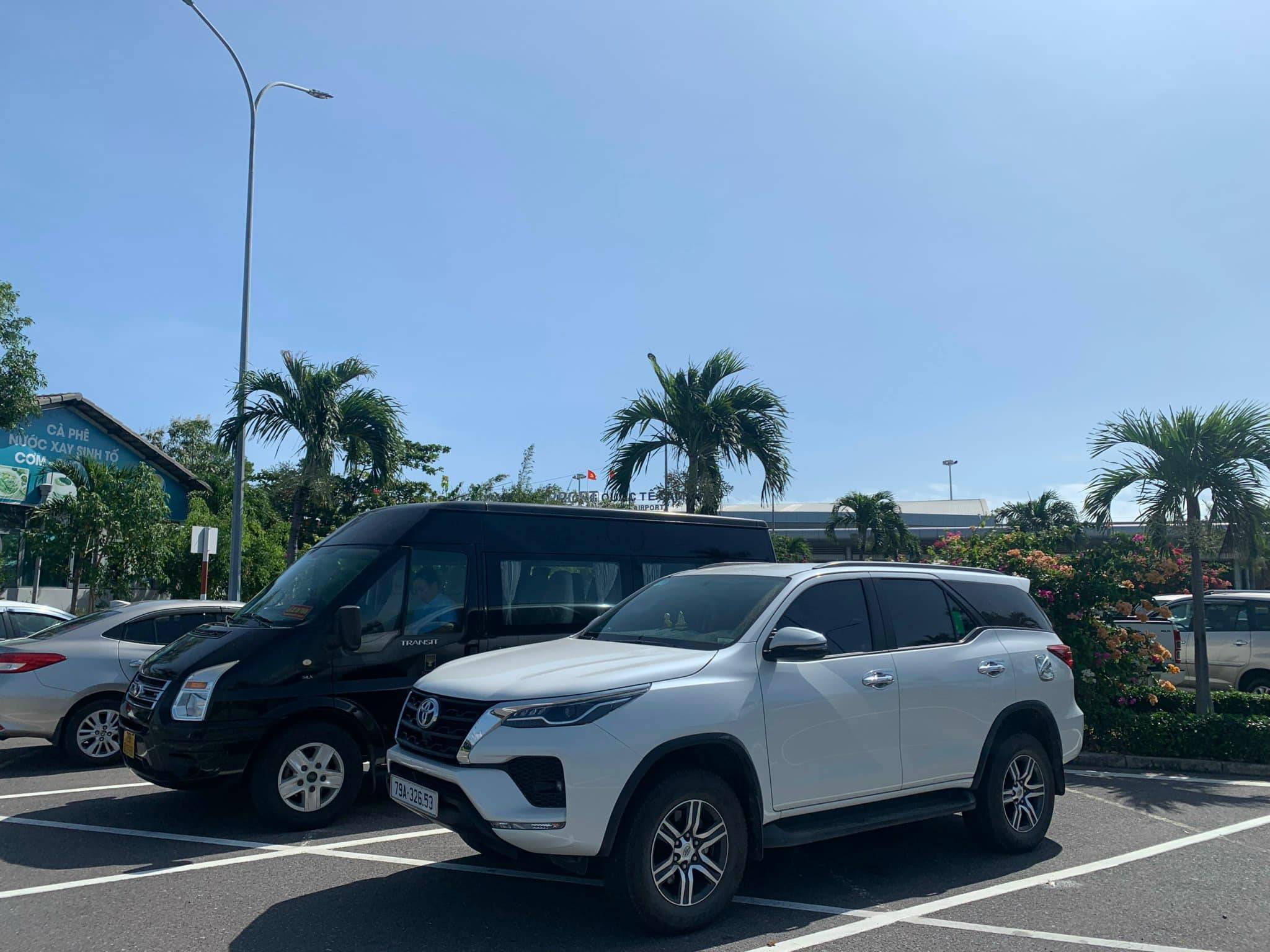 Taxi 7 chỗ Cam Ranh đi Vĩnh Hy cho gia đình, nhóm khách, xe rộng rãi, đón sân bay tận nơi