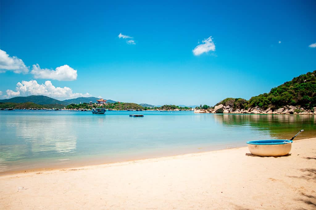 Taxi Đà Lạt đi Nha Trang giá rẻ, xe đời mới, dịch vụ uy tín