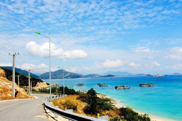Giá taxi Cam Ranh đi Vĩnh Hy cập nhật mới nhất, xe 4 chỗ, 7 chỗ, 16 chỗ, có đón sân bay