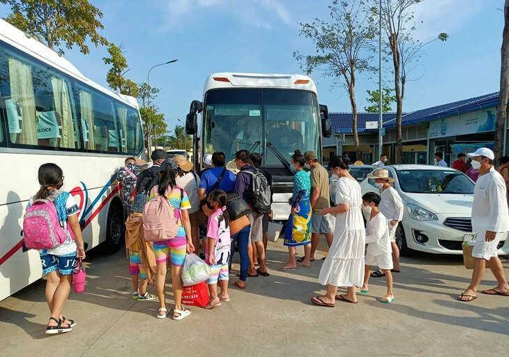 Dịch vụ taxi Nha Trang đi Mũi Né an toàn, uy tín, giá trọn gói