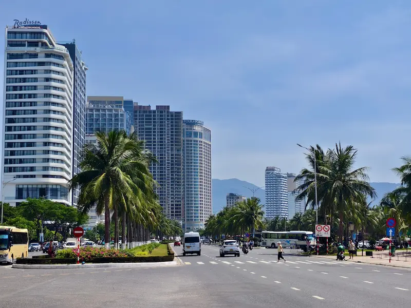 Thuê taxi sân bay Cam Ranh đi Đà Lạt xe riêng, đón tận nơi, giá trọn gói