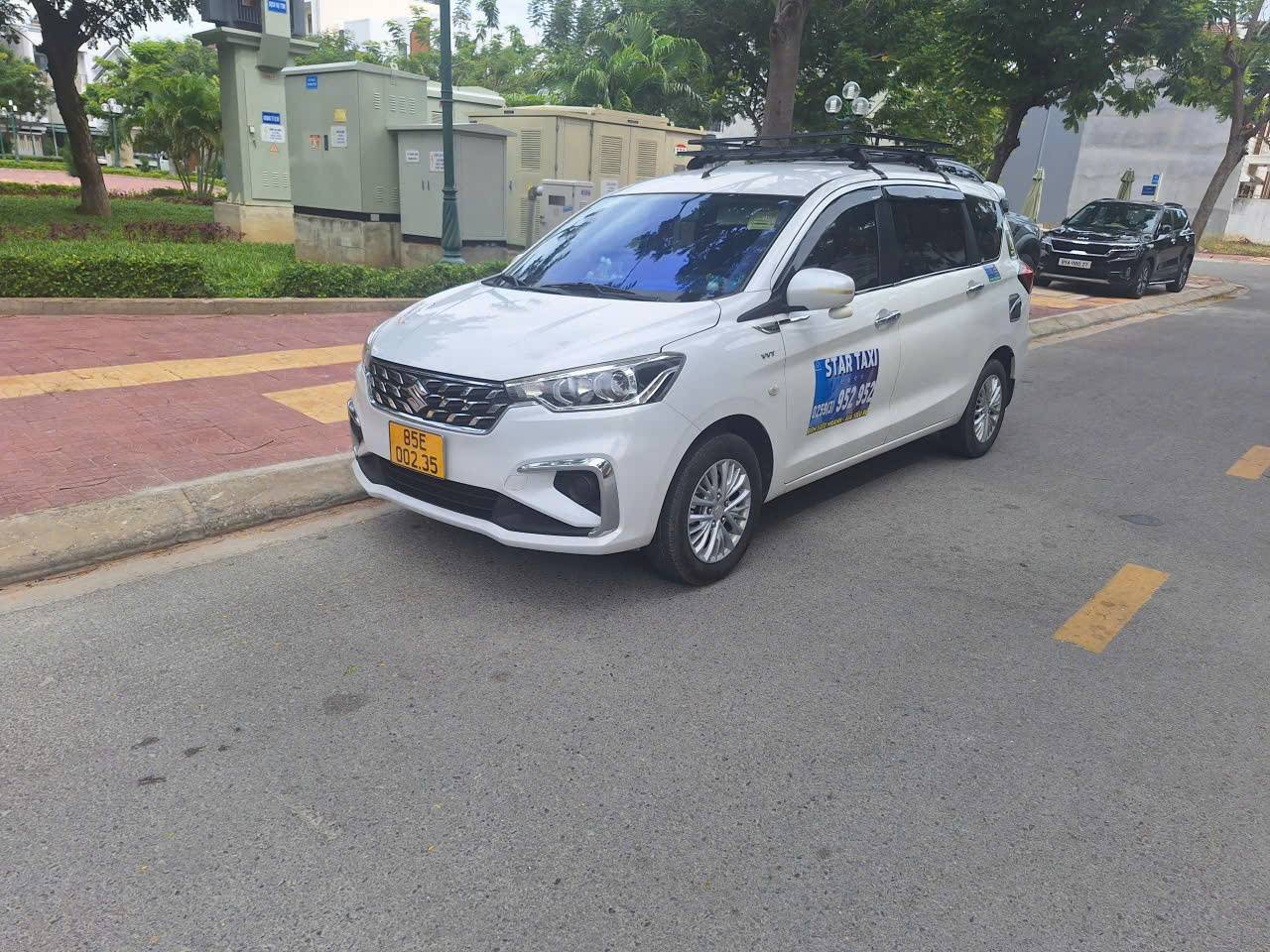 Xe taxi đón khách từ sân bay Cam Ranh đi Vĩnh Hy an toàn, uy tín