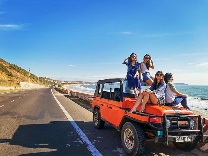 Xe khách Nha Trang đi Mũi Né Taxi Star an toàn, tiện lợi