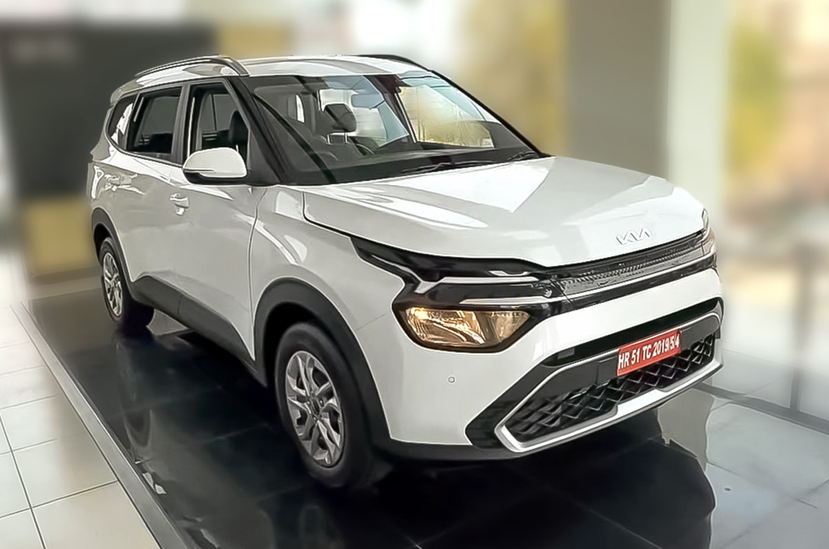 Xe 7 chỗ đi sân bay Tân Sơn Nhất (SGN) đón tận nơi 24/7, giá rõ ràng