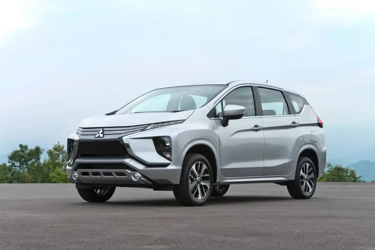 Taxi từ Nha Trang vào Sài Gòn (TP.HCM) – Taxi Star, xe 4-7 chỗ, đón tận nơi, an toàn.